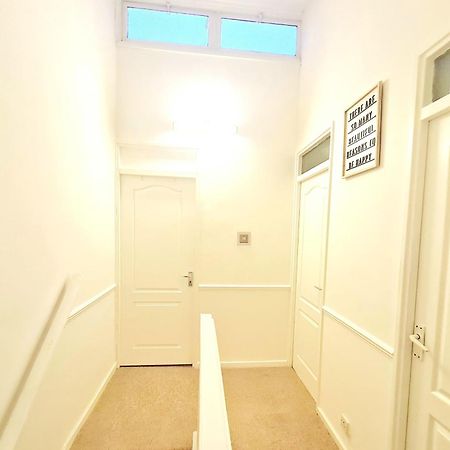 Cosy Luxurious 3 Bedroom House, Free Parking, Free Wifi, Private Garden, Free Netflix 헤이버링 구 외부 사진