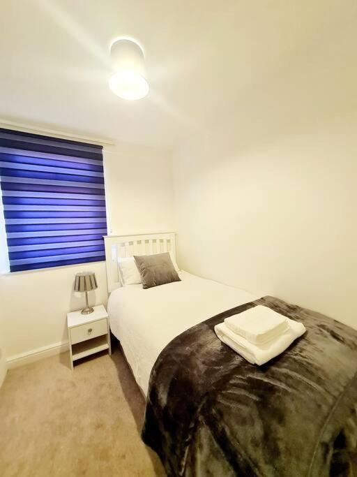 Cosy Luxurious 3 Bedroom House, Free Parking, Free Wifi, Private Garden, Free Netflix 헤이버링 구 외부 사진